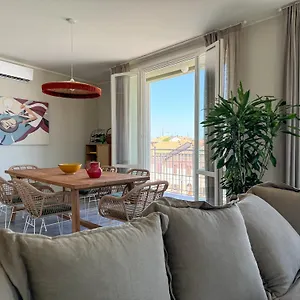 https://lullaby-attico-sul-porto-canale-di.emilia-romagnahotels.net